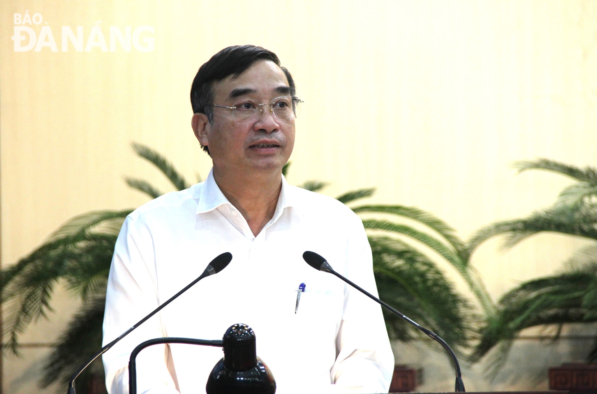 Phó Bí thư Thành ủy, Chủ tịch UBND thành phố Lê Trung Chinh phát biểu chỉ đạo tại hội nghị. Ảnh: L.P
