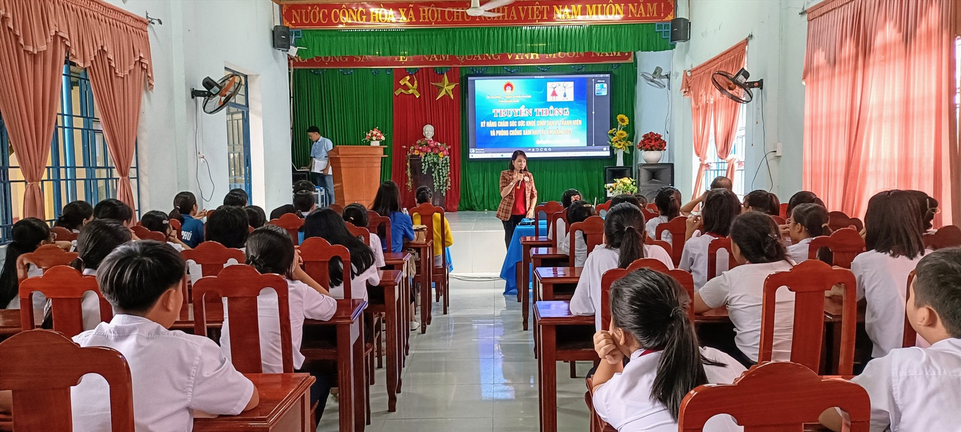 Các khóa tập huấn cho trẻ vị thành niên được tổ chức tại Tiên Phước và Quế Sơn. Ảnh: D.L