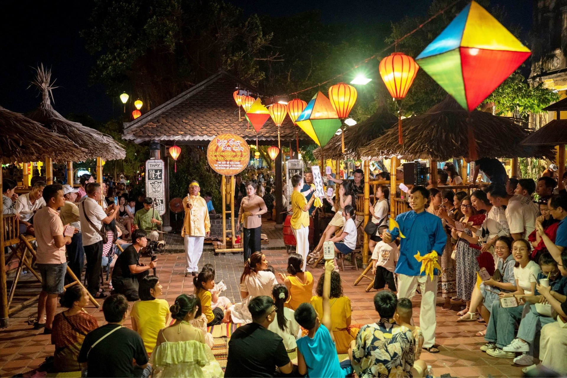 Diễn xướng Bài chòi là sản phẩm du lịch văn hóa tổ chức thường xuyên trong chương trình “Đêm phố cổ”.