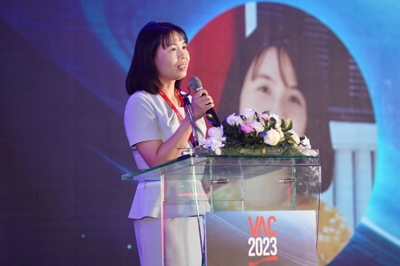 Bà Lý Thị Thu Thủy, Trưởng phòng Bảo hiểm Nhân thọ, Cục quản lý, giám sát bảo hiểm, Bộ Tài chính phát biểu mở đầu sự kiện.