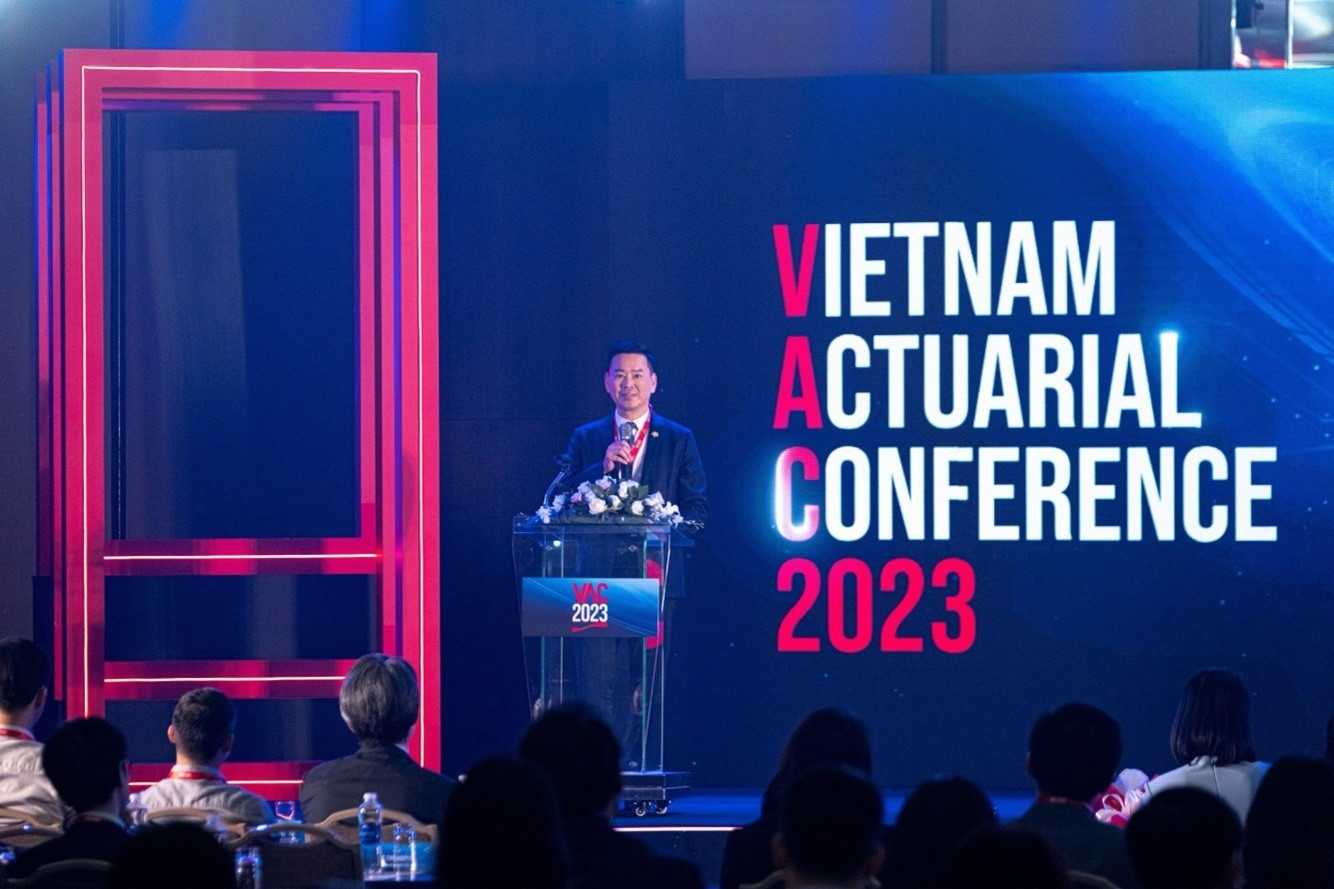 Ông Phương Tiến Minh, Tổng Giám Đốc Prudential Việt Nam phát biểu tại Hội nghị.