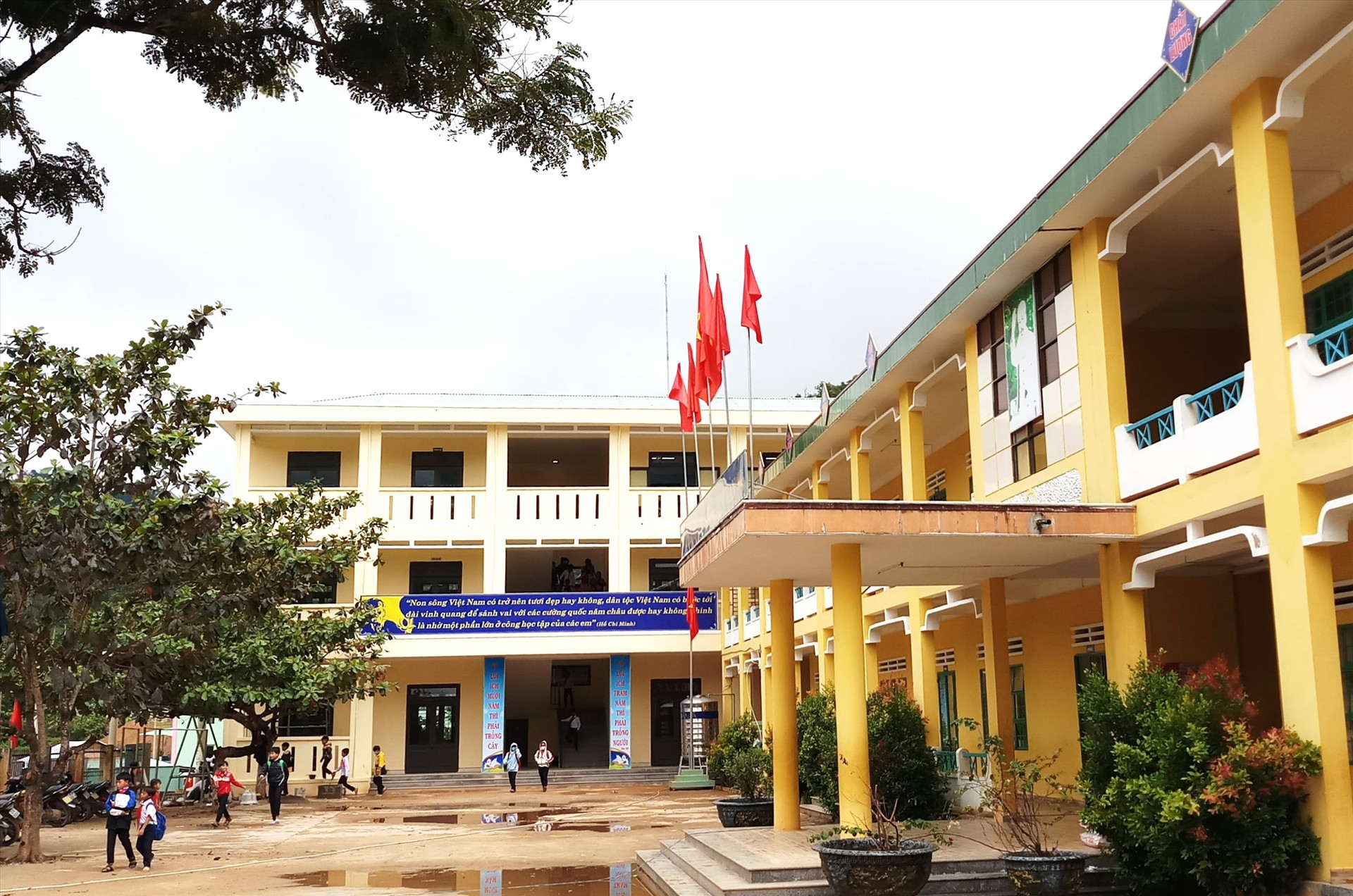 Từ nguồn vốn của trung ương, nhiều trường học ở Phước Sơn được đầu tư, nâng cấp. Ảnh: ĐĂNG NGUYÊN