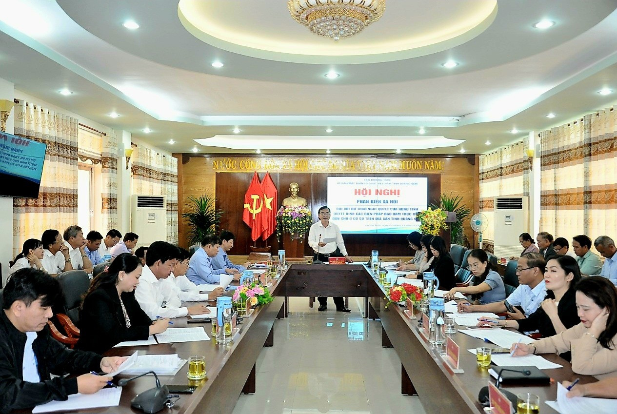 Ban Thường trực Ủy ban MTTQ Việt Nam tỉnh tổ chức hội nghị phản biện xã hội đối với dự thảo nghị quyết của HĐND tỉnh về các biện pháp bảo đảm thực hiện dân chủ cơ sở. Ảnh: T.Đ