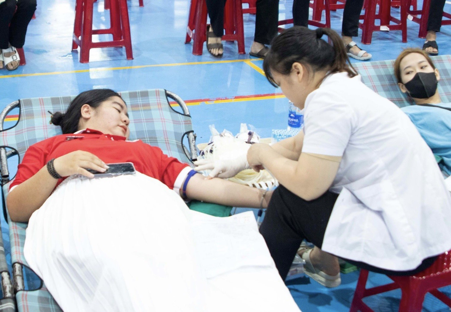 Phân viện Học viện Hành chính Quốc gia khu vực miền Trung tổ chức hiến máu tình nguyện. Ảnh: K.L