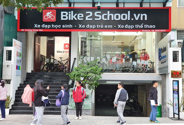 Cửa hàng bike2school tại 68 Trương Công Giai.