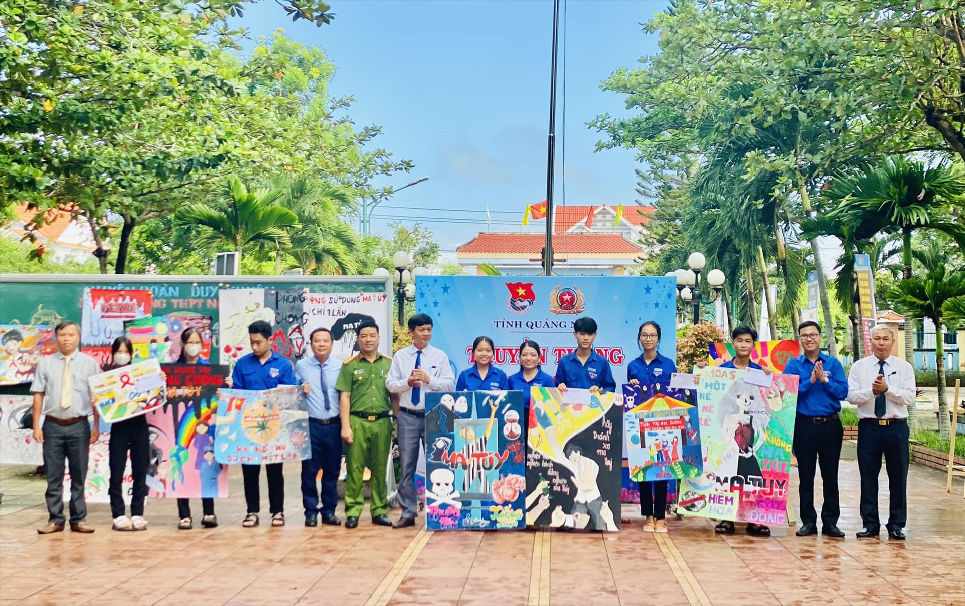 Hoạt động tuyên truyền nâng cao nhận thức nhận thức về phòng chống ma túy cho học sinh tại Trường THPT Nguyễn Hiền, Duy Xuyên. Ảnh: M.L