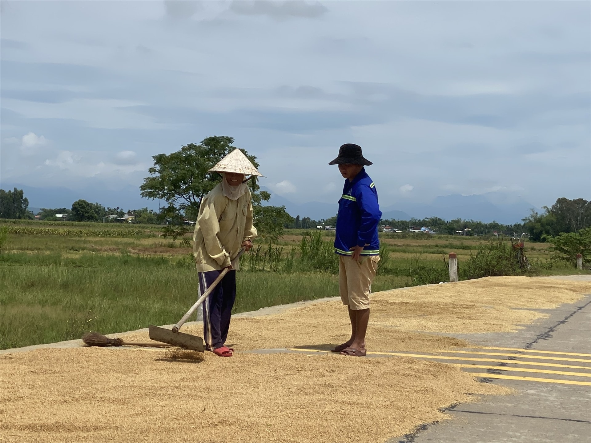 Chương trình xây dựng NTM đã giúp đời sống người dân được cải thiện, thu nhập được nâng cao. Ảnh: K.L