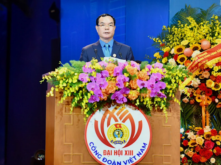 Chủ tịch Tổng Liên đoàn Lao động Việt Nam trình bày báo cáo nhiệm kỳ 2018-2023.