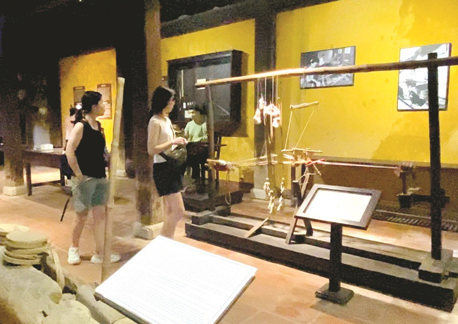 Thúc đẩy du lịch bảo tàng phát triển không chỉ tạo thêm sự phong phú điểm đến mà còn góp phần giới thiệu hình ảnh văn hóa, lịch sử vùng đất Quảng Nam. Ảnh: V.L