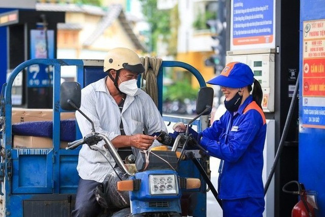 Giá xăng, dầu đồng loạt được điều chỉnh giảm