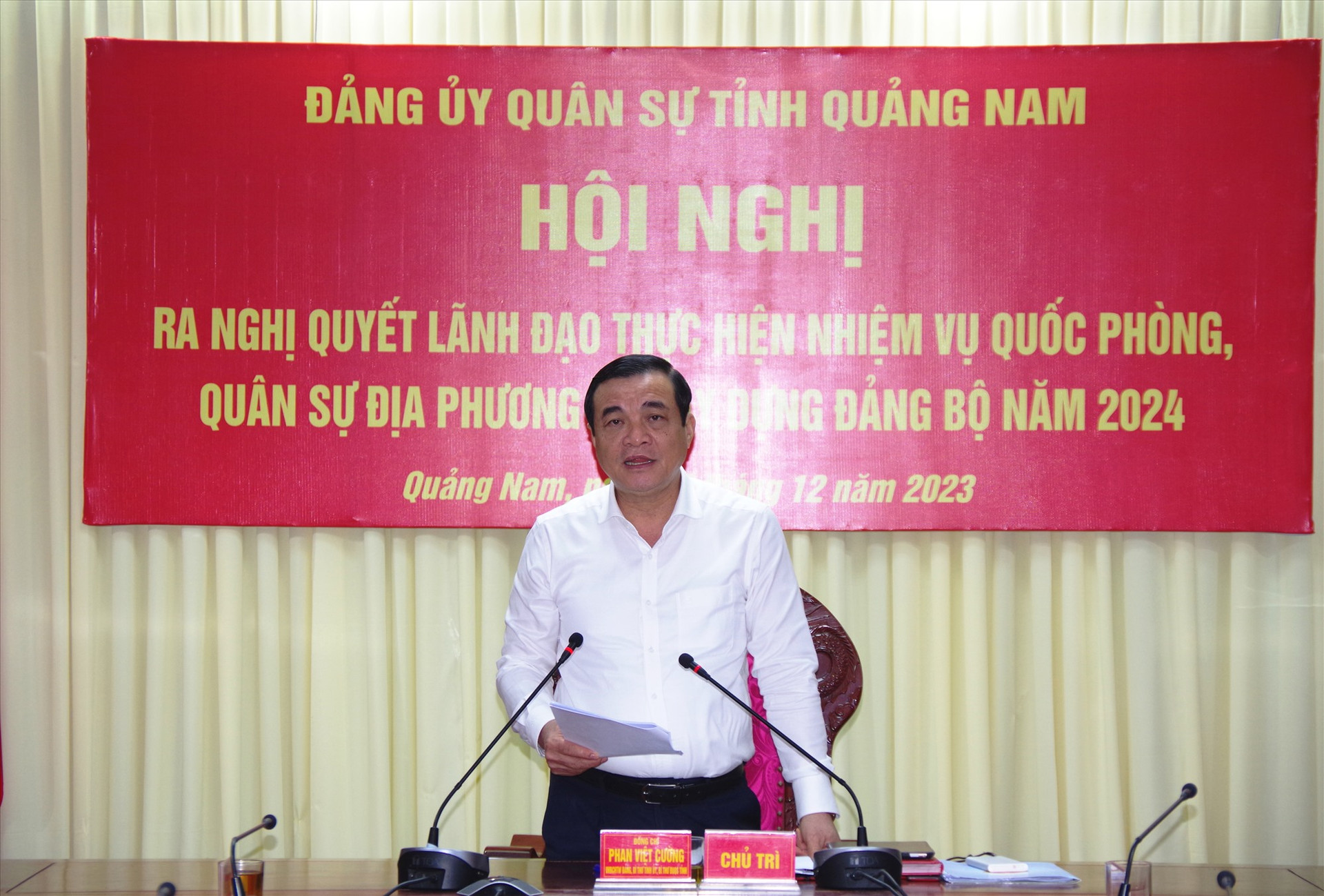 Bí thư Tỉnh ủy, Bí thư Đảng ủy Quân sự tỉnh Phan Việt Cường chủ trì hội nghị.
