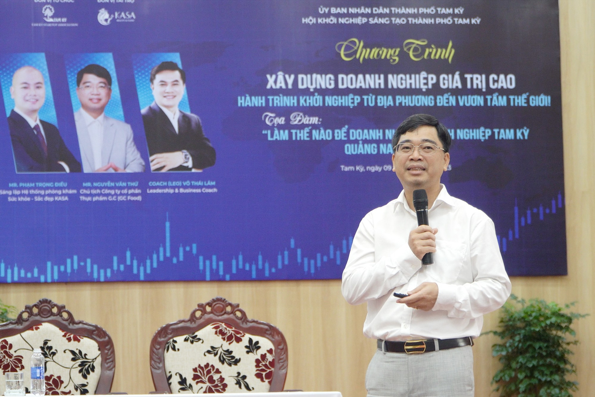 CEO Nguyễn Văn Thứ đưa ra định hướng cho các doanh nghiệp Quảng Nam xuất khẩu ra thị trường quốc tế. Ảnh: VINH HIỀN