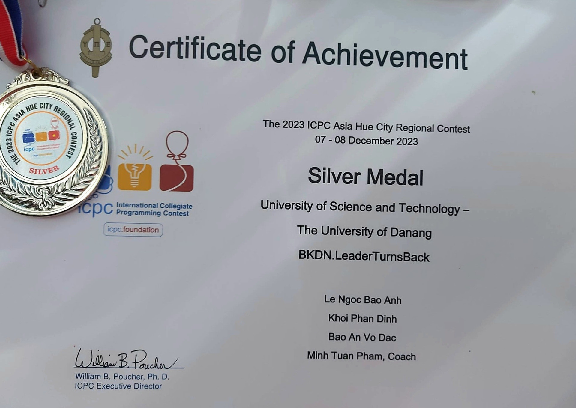 Huy chương Bạc ICPC châu Á -2023 của Đội BKĐN.LeaderTurnback. Ảnh TC