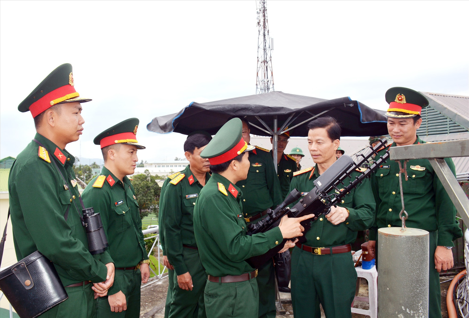 Bộ Quốc phòng kiểm tra công tác sẵn sàng chiến đấu tại Bộ CHQS tỉnh.