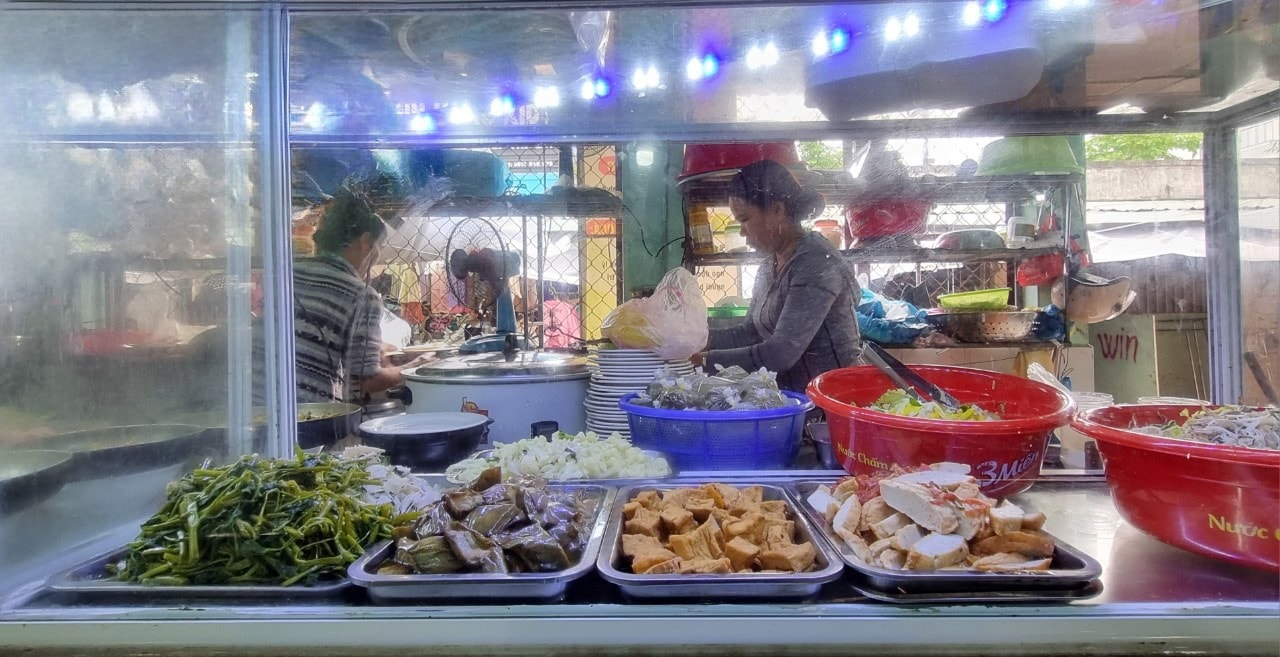 Món ăn chợ thường rất bình dân. Ảnh: C.N