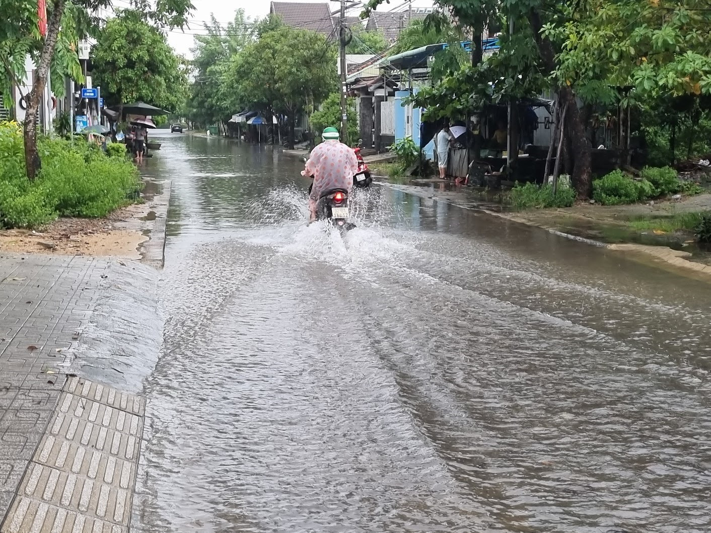 Một số khu vực ở đô thị Tam Kỳ bị ngập cục bộ trong đợt mưa lụt tháng 10/2023. Ảnh: C.N