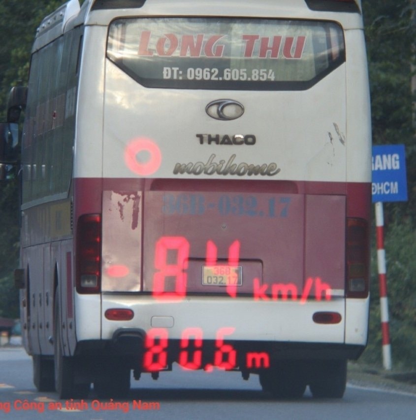 Xe khách chạy quá tốc độ 84/70 km/giờ theo quy định.