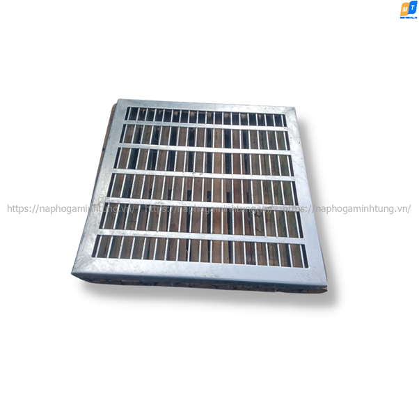 Nắp grating hố ga bằng thép mạ kẽm được Minh Tùng sản xuất.