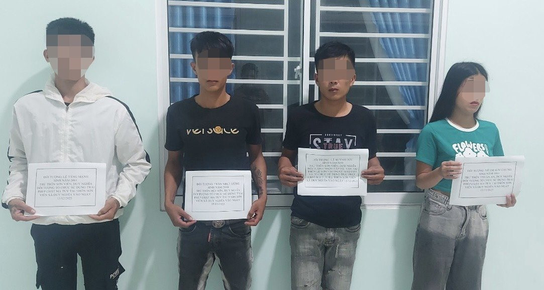 Nhóm đối tượng trộm cắp xe máy và tổ chức sử dụng trái phép ma túy ở xã Duy     Nghĩa bị bắt. Ảnh: T.P
