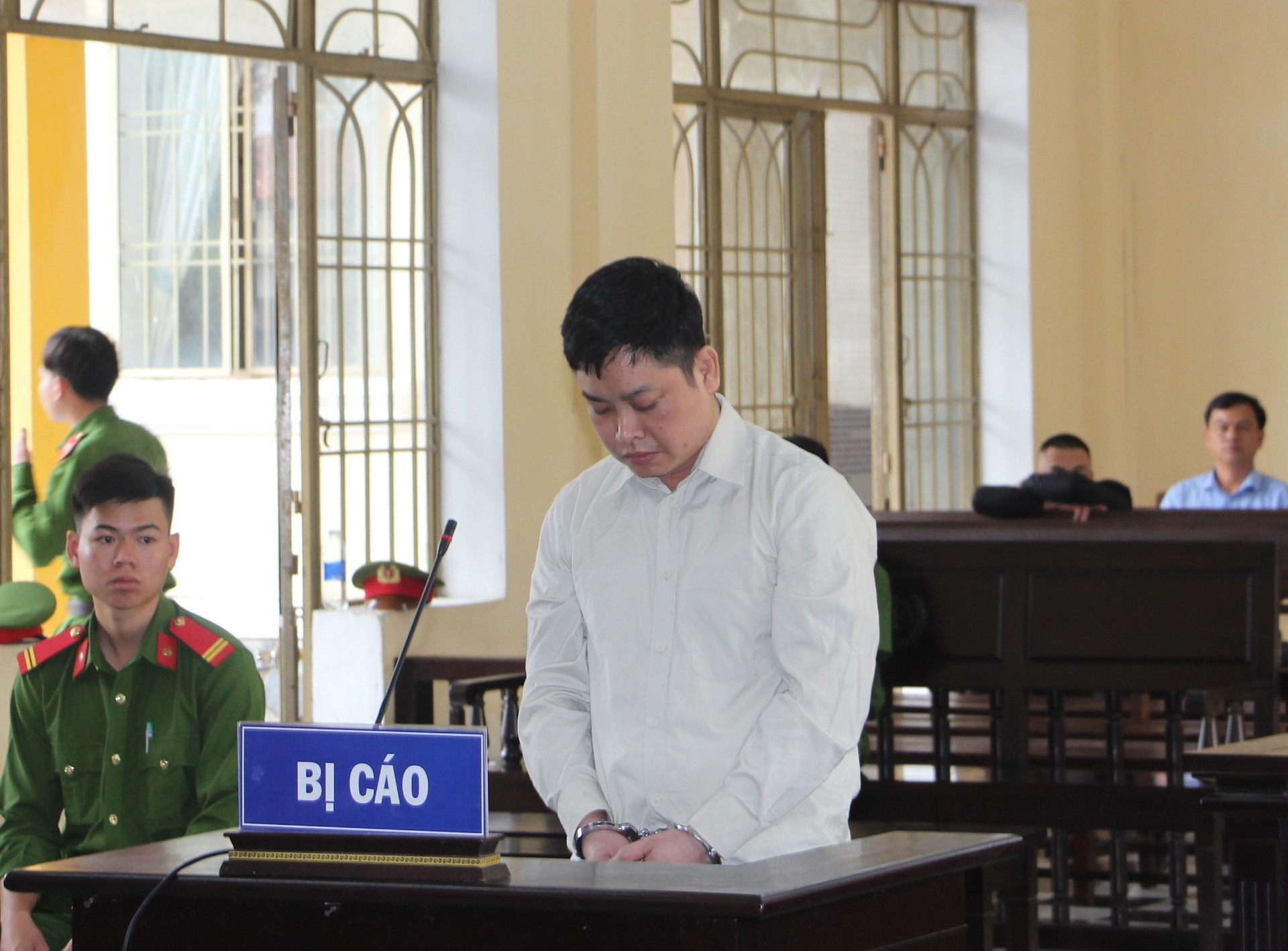 Bị cáo Nguyễn Văn Hiền tại phiên tòa. Ảnh: PHƯƠNG LOAN