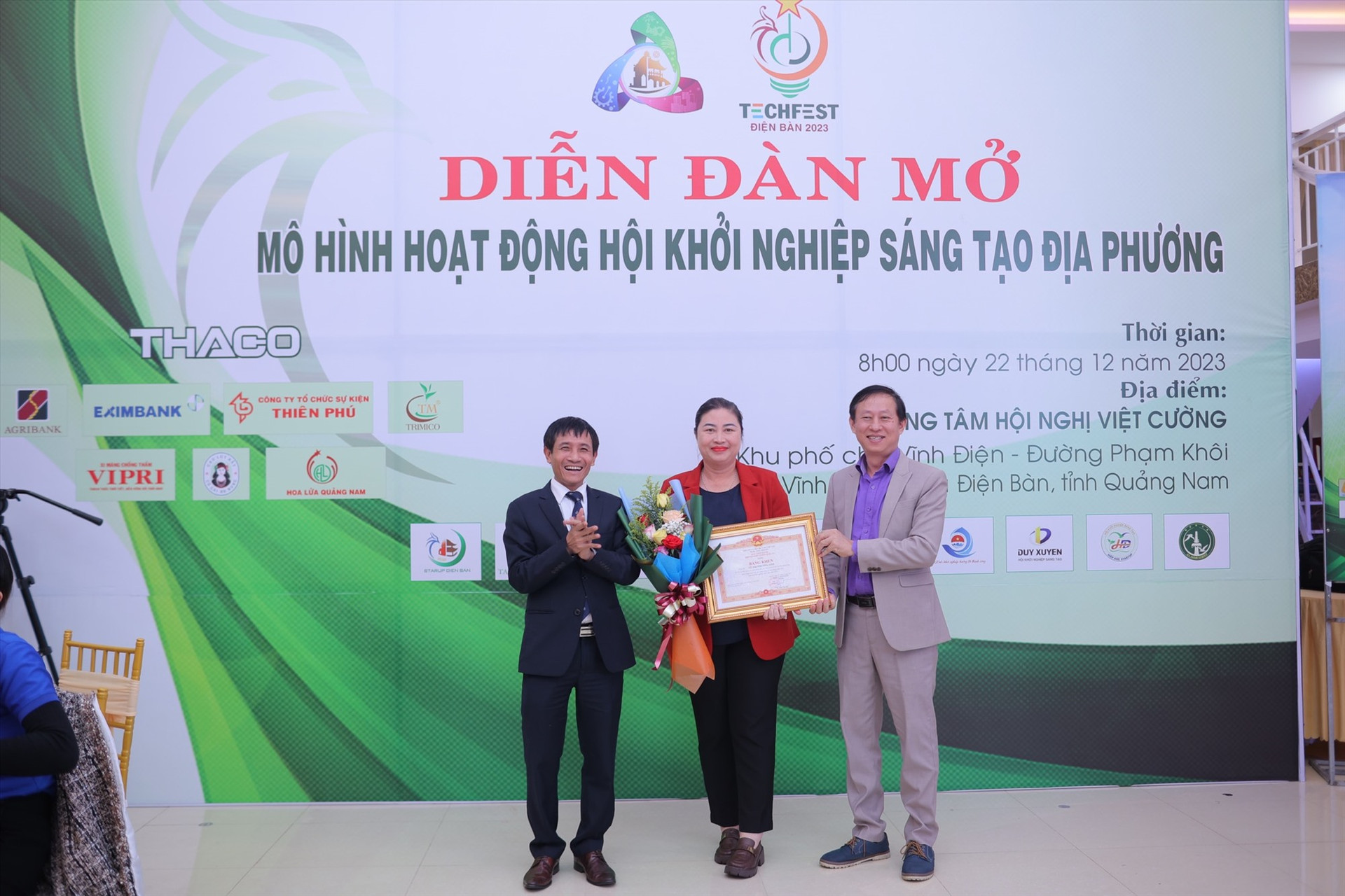 Tập thể Trường Cao đẳng Quảng Nam nhận Bằng khen của Hiệp hội khởi nghiệp Quốc gia.
