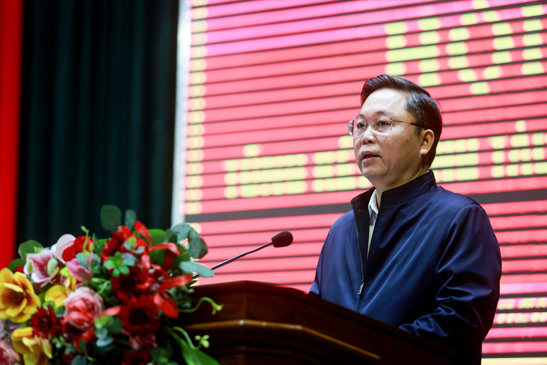 Ông Lê Trí Thanh - Chủ tịch UBND tỉnh, Trưởng Ban Chỉ đạo về nhân quyền tỉnh phát biểu tại hội nghị. Ảnh: T.C