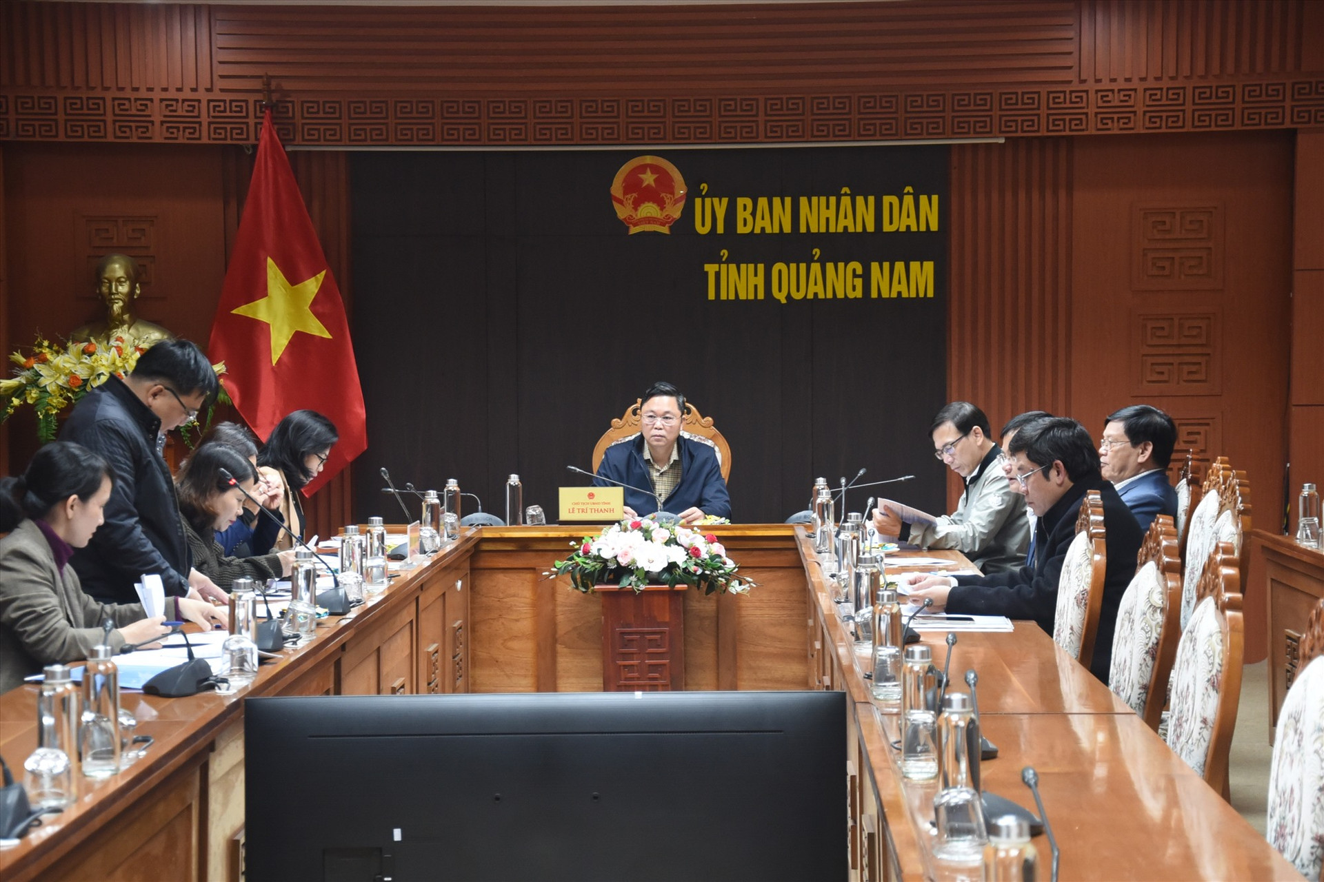 Chủ tịch UBND tỉnh Lê Trí Thanh chủ trì cuộc họp. Ảnh: X.P