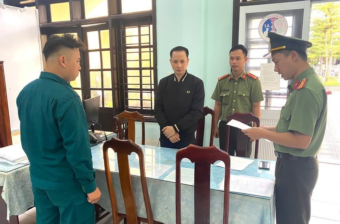 Thực hiện Lệnh bắt bị can tạm giam đối với Nguyễn Quang Tứ