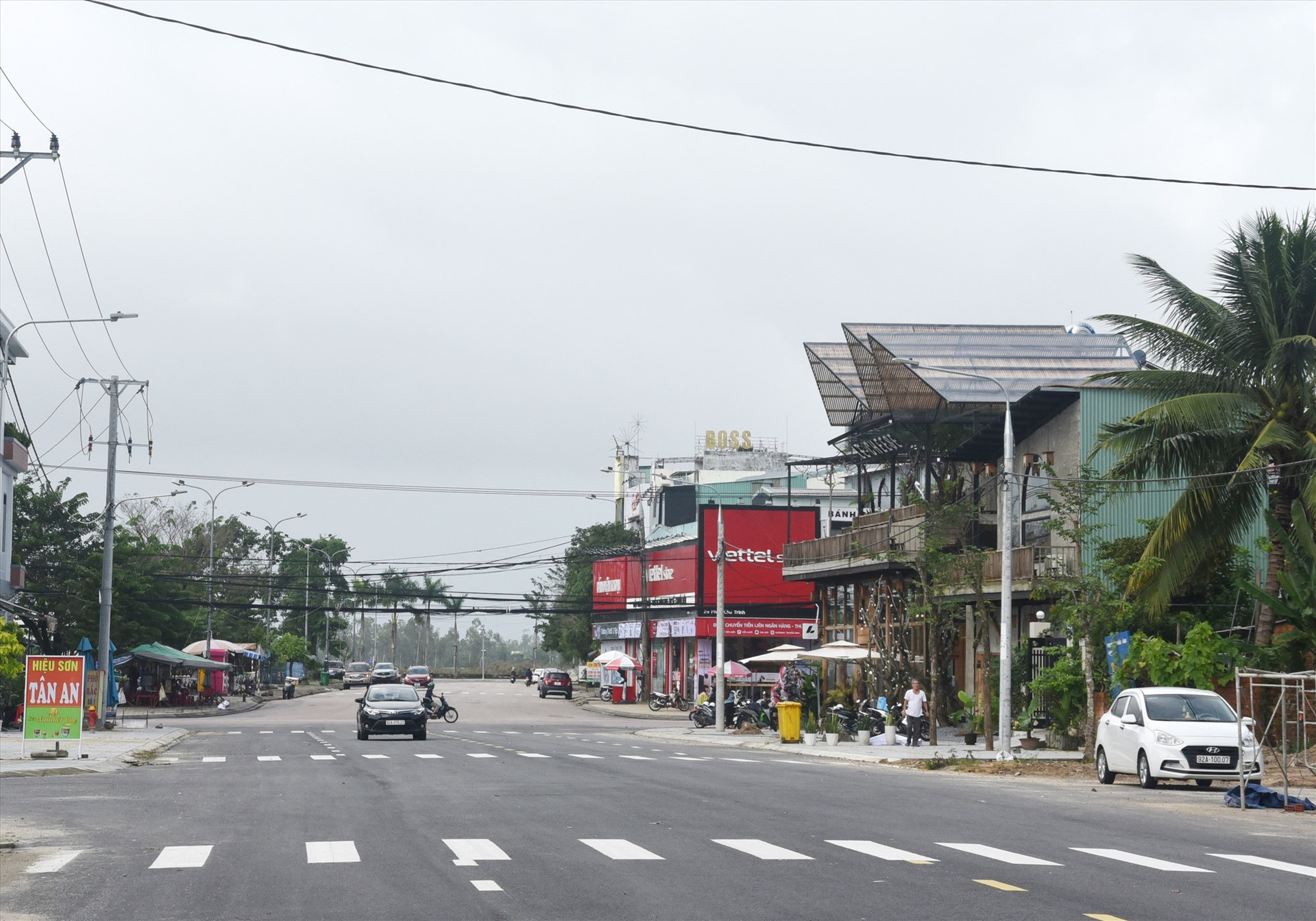 Đường N10 thông với đường Phan Châu Trinh góp phần khớp nối hạ tầng giao thông khu vực nội thị Tam Kỳ. Ảnh: X.P