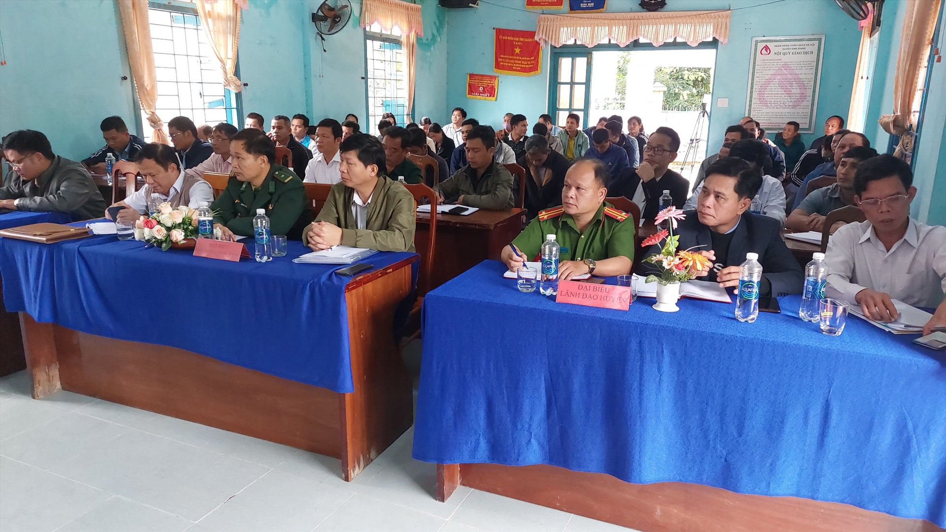 Quang cảnh buổi tiếp xúc cử tri 6 xã vùng cao, biên giới huyện Nam Giang.