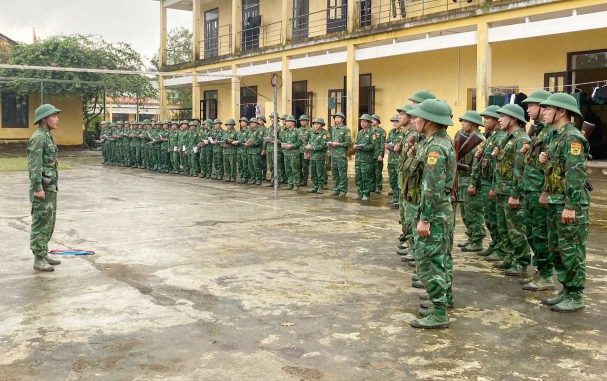 Học viên tham gia huấn huyện chiến thuật Biên phòng.