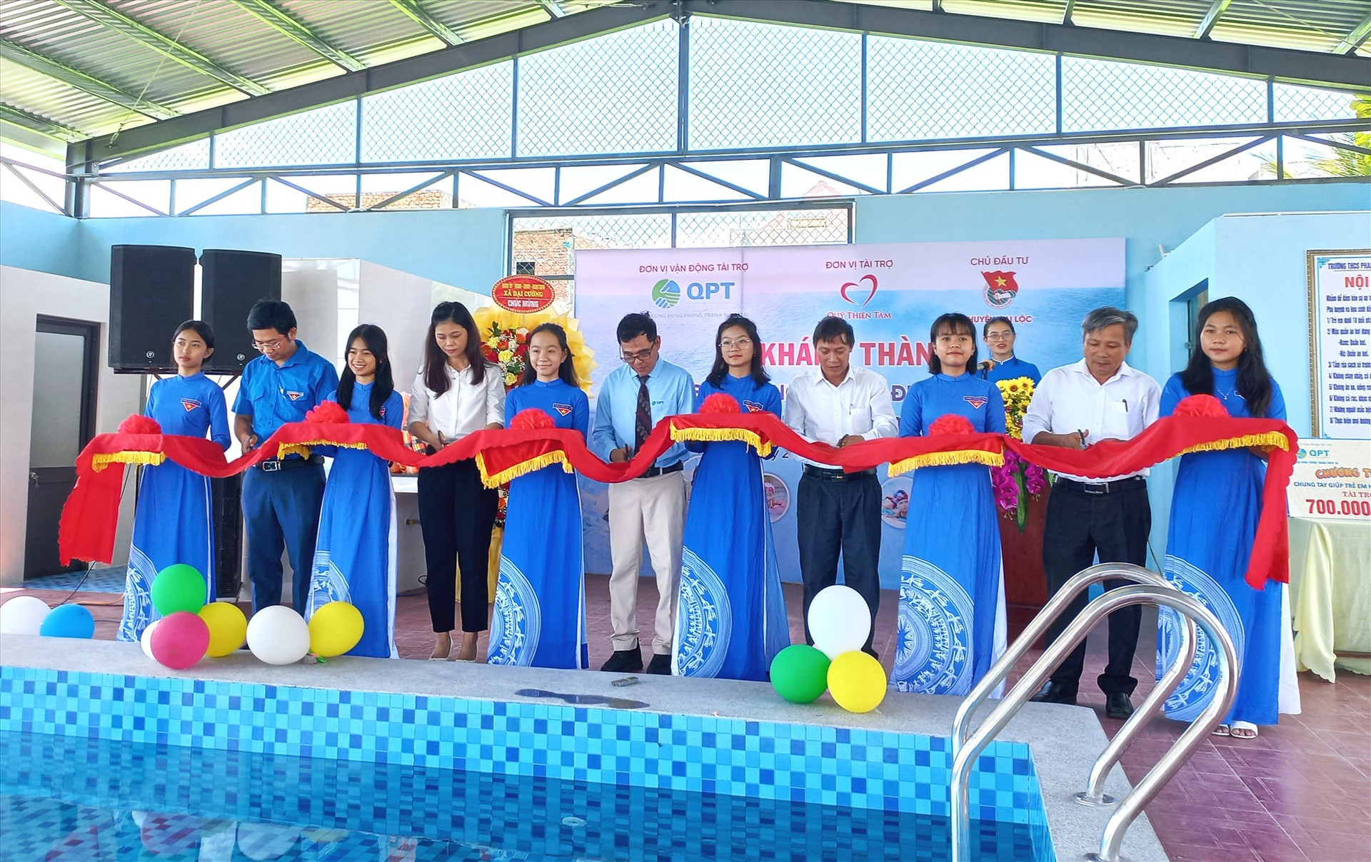 Khánh thành bể bơi phòng tránh đuối nước tại Trường THCS Phan Bội Châu (xã Đại Cường). Ảnh: C.T