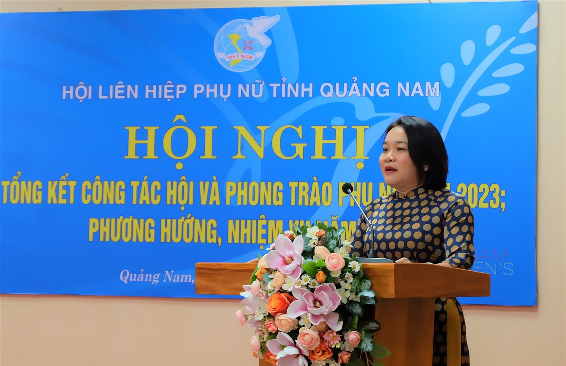 Đồng chí Huỳnh Thị Thùy Dung - Trưởng Ban Dân vận Tỉnh ủy phát biểu tại hội nghị. Ảnh: M.L