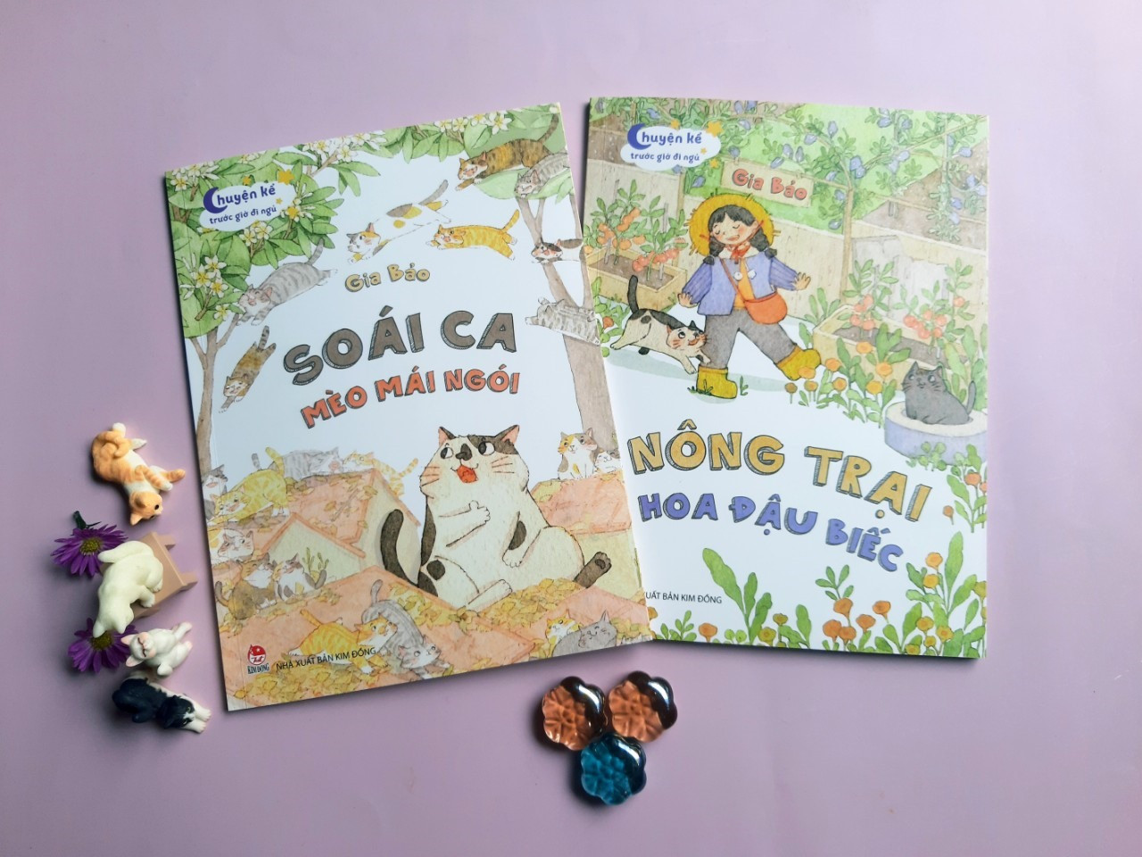 Bìa tập sách “Soái ca Mèo Mái Ngói” và “Nông trại Hoa Đậu Biếc”.
