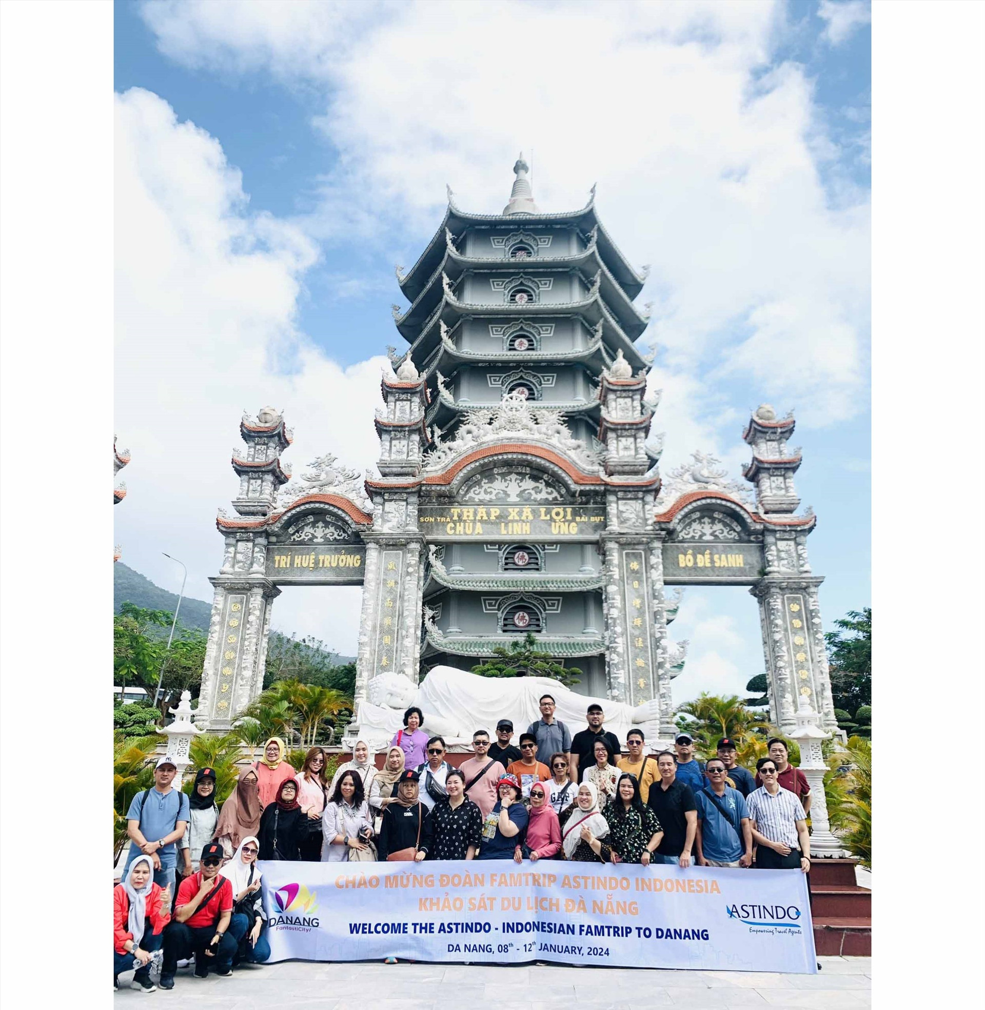 Đoàn Lữ hành Indonesia khảo sát, trải nghiệm điểm đến chùa Linh Ứng Đà Nẵng. Ảnh X.L