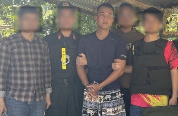 Hai nghi phạm bị bắt tại A Lưới (Thừa Thiên Huế). Ảnh: baogiaothong.vn