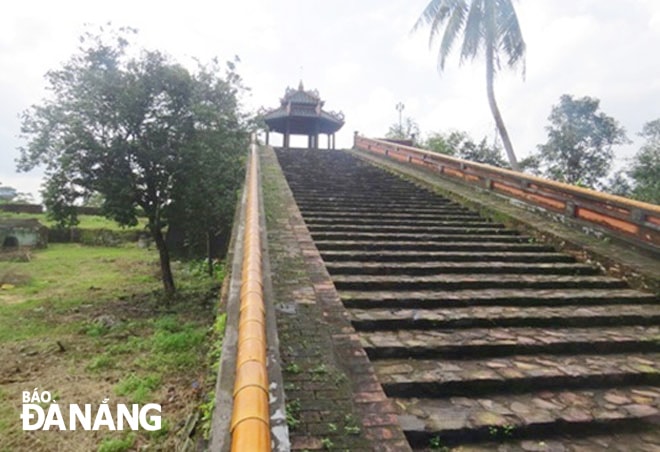 Quan tượng đài của Khâm Thiên giám được trùng tu vào năm 2013. Ảnh: V.T