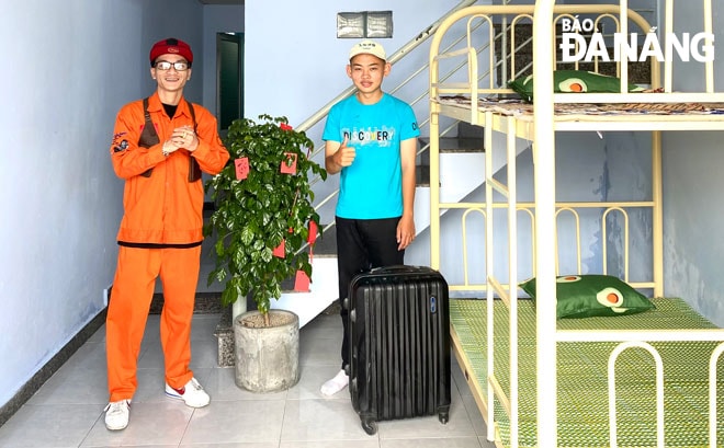 Anh Hoài Thanh thuê căn nhà rộng rãi, trang bị đầy đủ nội thất cơ bản để đón các sinh viên tại Đà Nẵng vào ở miễn phí. Ảnh: N.H