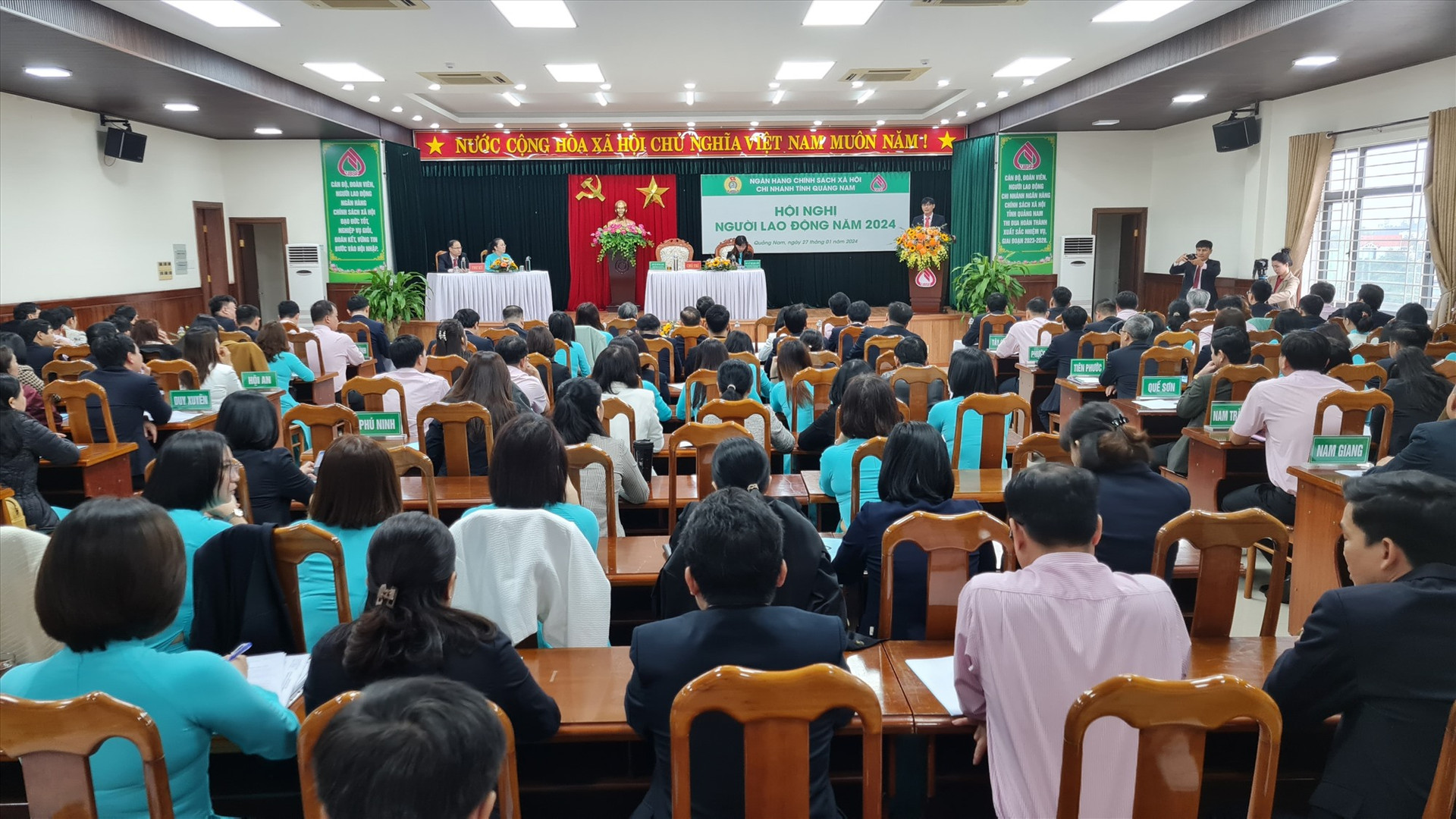 Hội nghị người lao động của Ngân hàng Chính sách xã hội chi nhánh Quảng Nam được tổ chức vào sáng nay 27/1. Ảnh; D.L