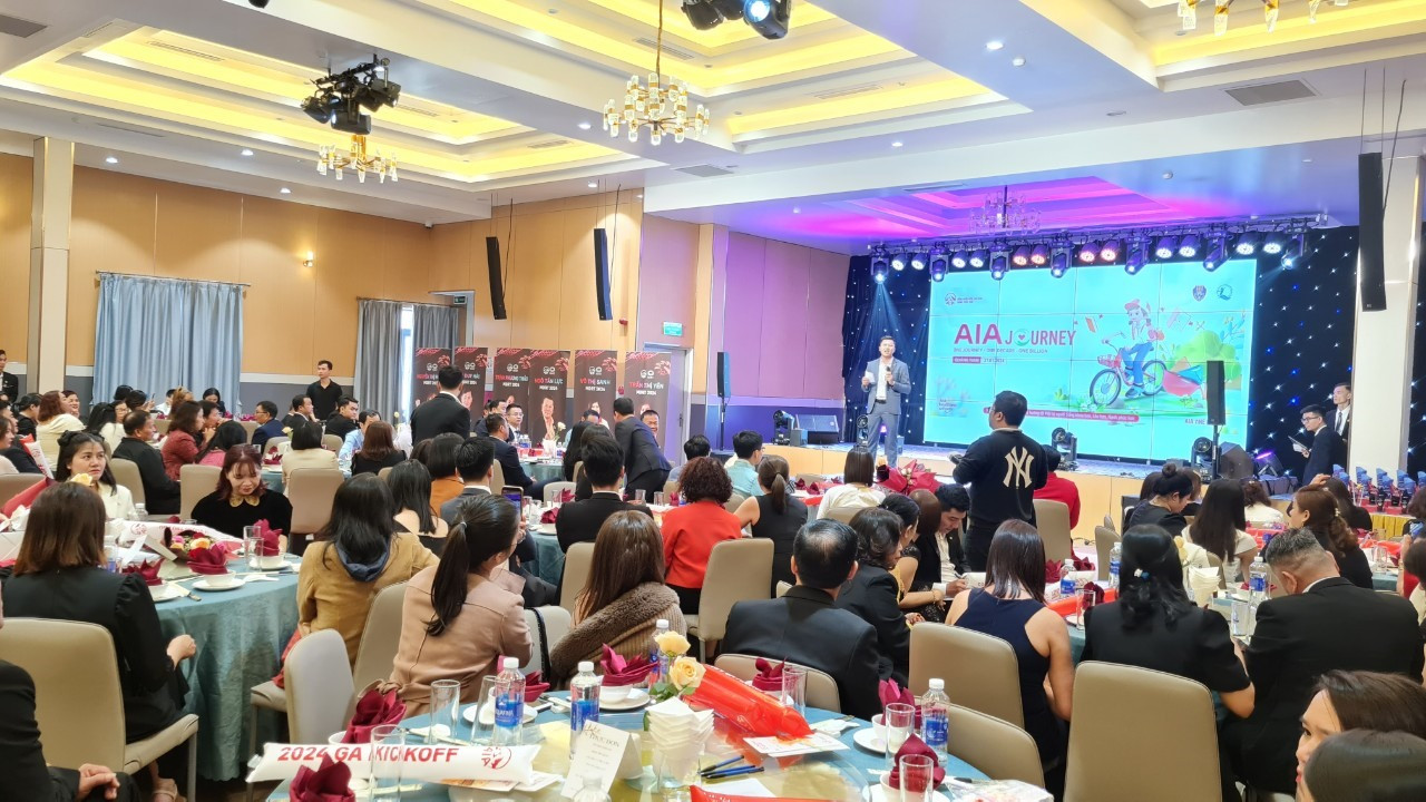 Lễ khởi động kinh doanh năm 2024 của Văn phòng Tổng đại lý AIA Quảng Nam. Ảnh: D.L
