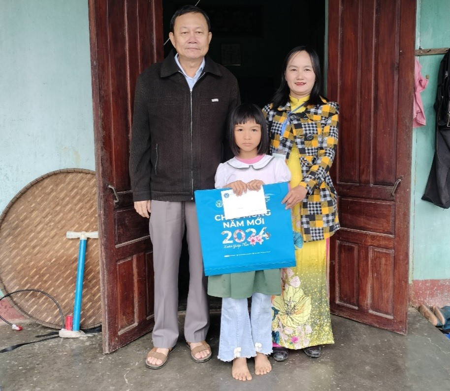 Em Diệu được BHXH huyện Thăng Bình nhận đỡ đầu từ năm 2022 đến nay