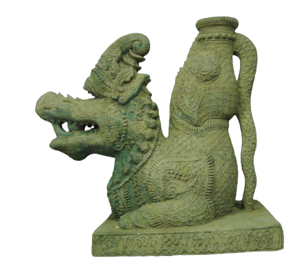 Rồng Makara đặc trưng tạo hình của nghệ thuật Champa, tác phẩm phản ảnh thời kỳ phát triển toàn diện của vương quốc trên lĩnh vực kinh tế và văn hóa. (Hợp kim đồng, cao 160cm, thế kỷ 12 - 13). Ảnh: Trần Kỳ Phương