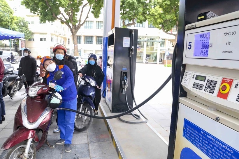Một điểm bán xăng của Petrolimex tại Hà Nội. (Ảnh: Vietnam+)