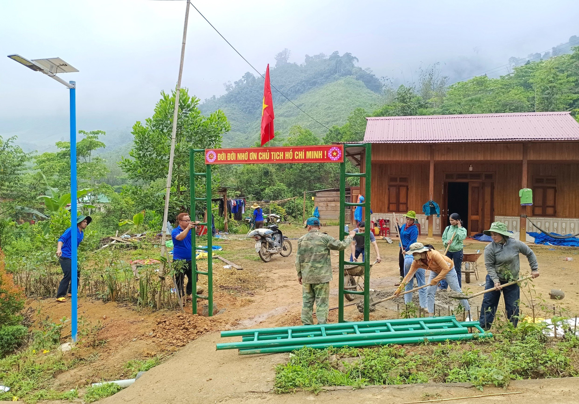 Tuổi trẻ Nam Giang chung tay xây dựng quê hương