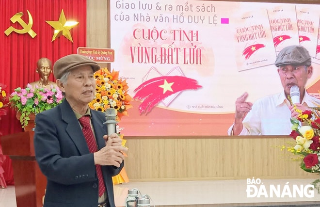 Nhà văn, nhà báo Hồ Duy Lệ tại buổi ra mắt sách 