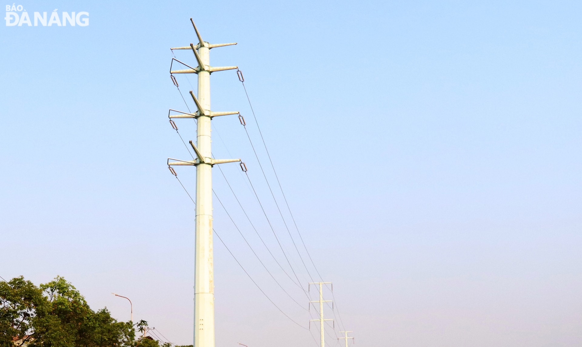 12 hộ dân bàn giao hành lang tuyến đường dây điện 220kV Hòa Khánh - Hải ...