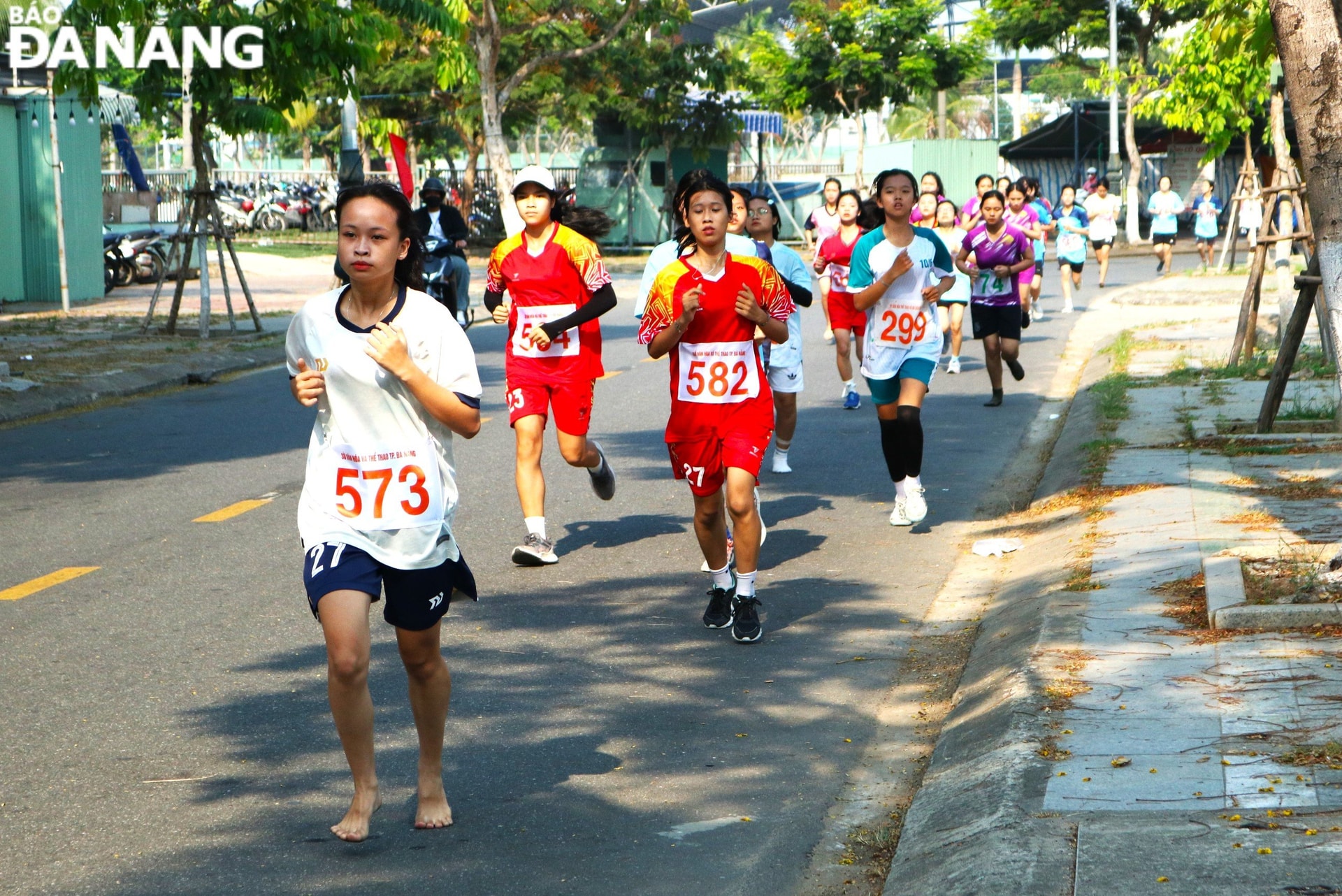 Vận động viên tranh tài tại giải.