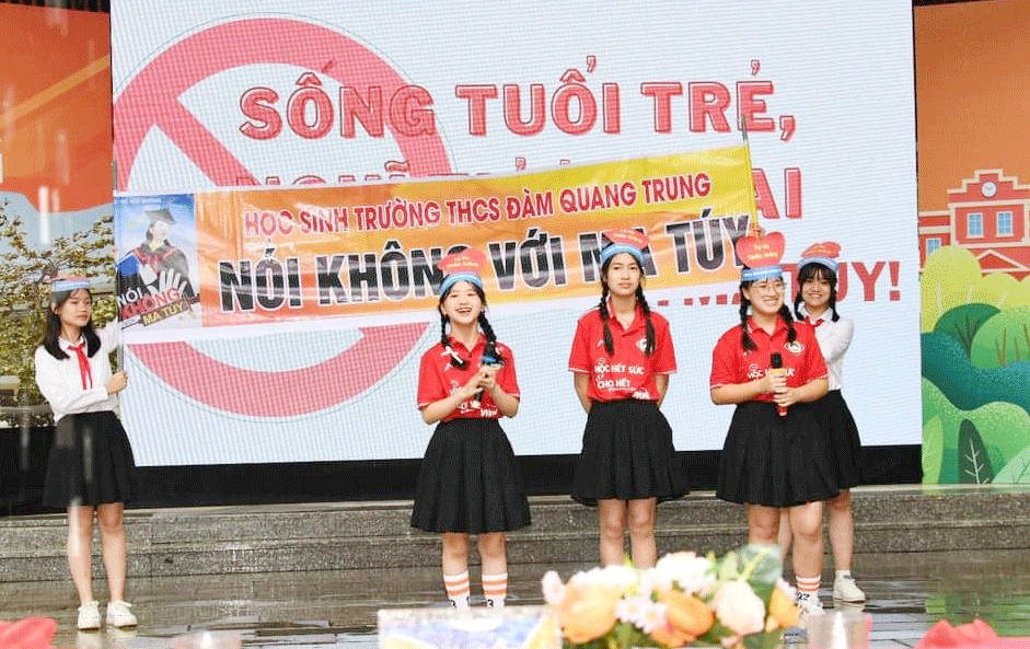 Học sinh Trường THCS Đàm Quang Trung đoạt giải Nhất cuộc thi Trường học không ma túy năm 2023 do Cục Điều tra tội phạm về ma túy (C04), Bộ Công an phối hợp Ban Khoa giáo, Đài Truyền hình Việt Nam tổ chức. (Ảnh nhà trường cung cấp)
