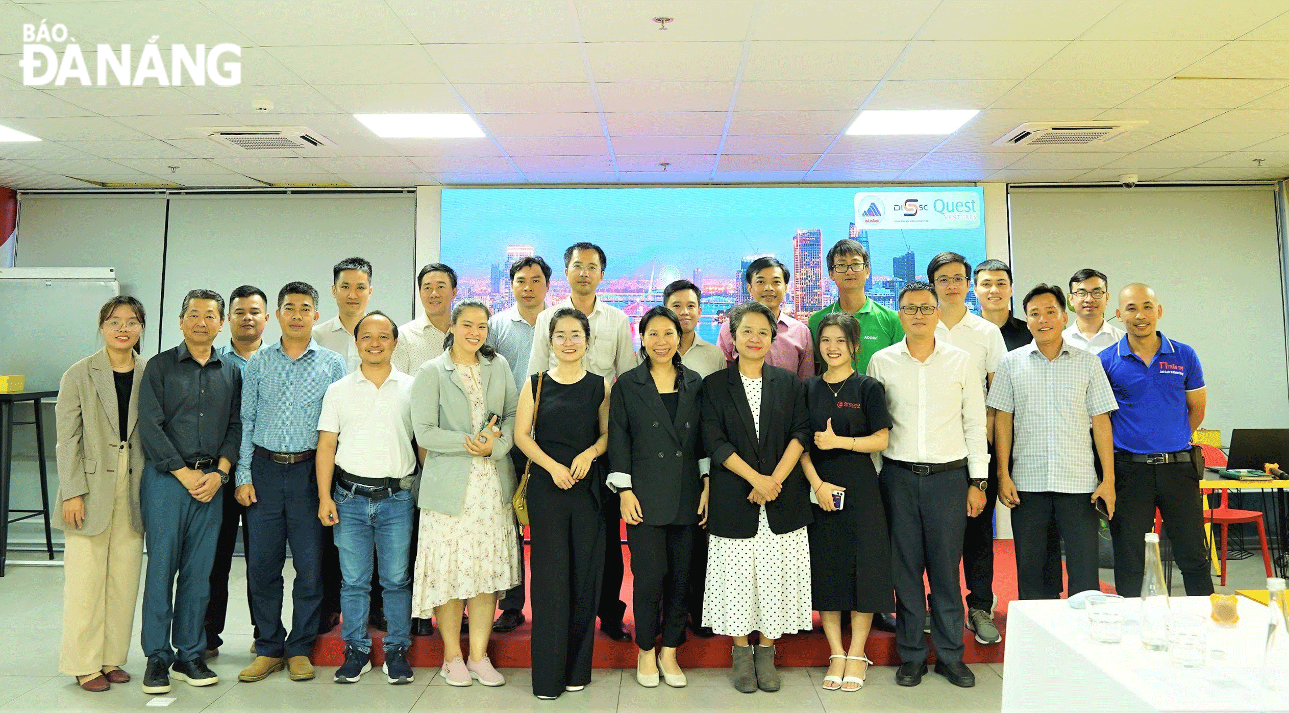 Các đối tác, đại biểu tham gia đồng hành, góp ý cho chương trình DAVAS 2024. Ảnh: LÊ MINH