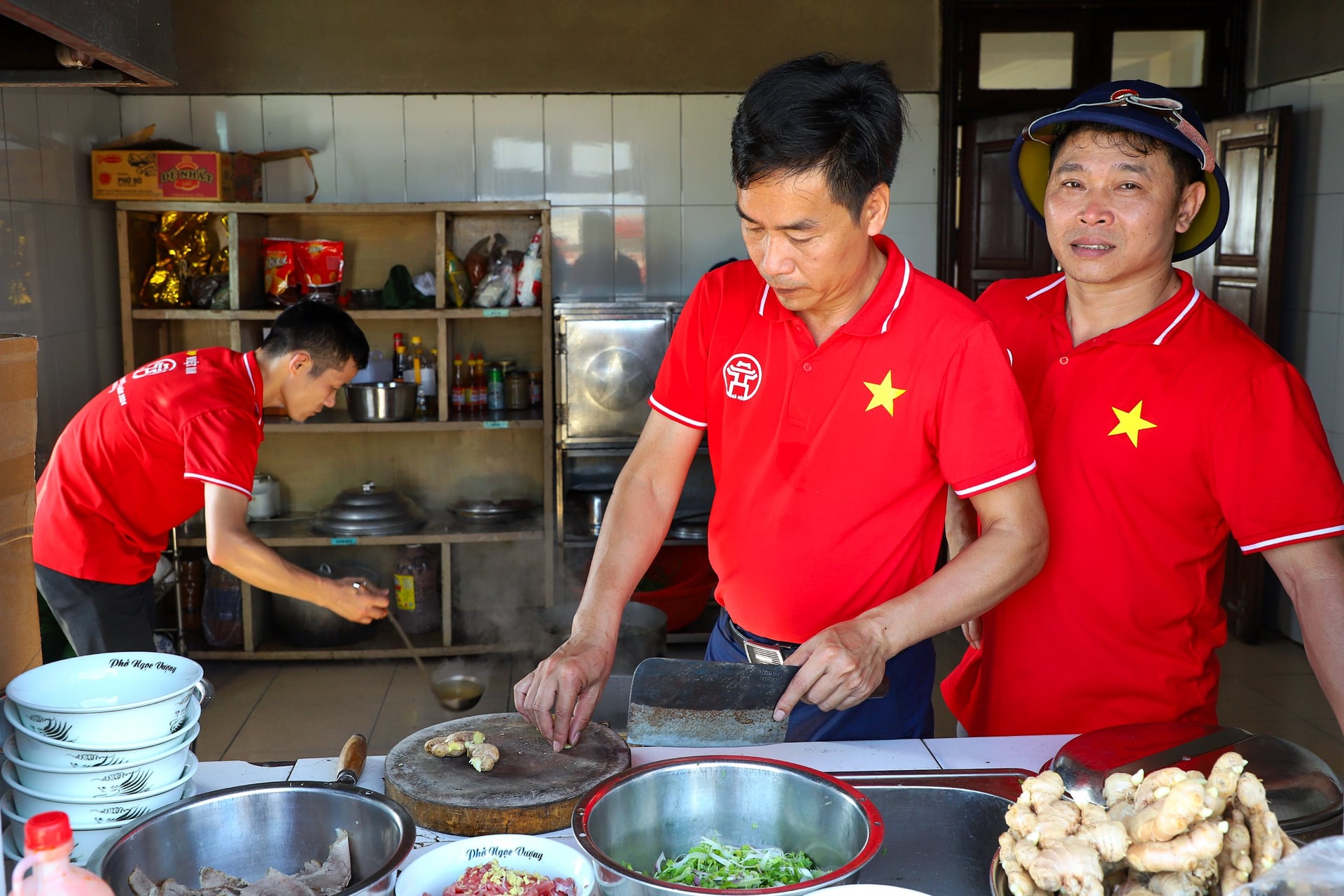 4.nhom-bep-ngoc-vuong..jpg